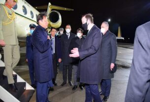 PM Imran arrives Russia