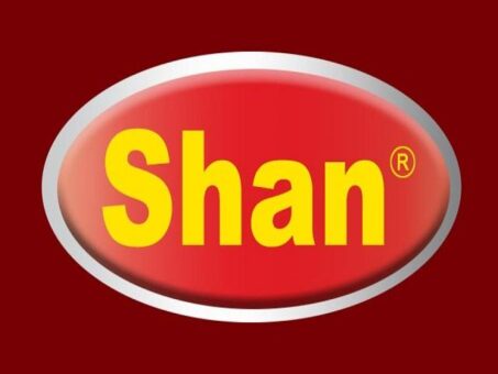 Shan Foods distributes ration during Ramadan
