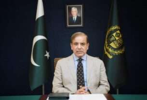 PM Shehbaz Vows Economic Recovery in Pakistan Day Message