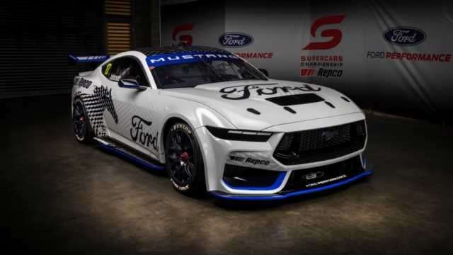 Ford reveals Mustang GT race car
