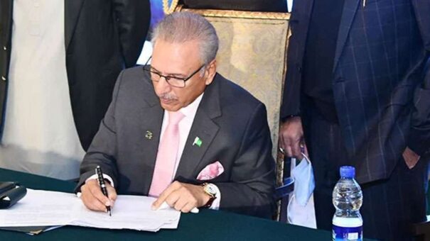 President Alvi orders genuine tax refund cannot be refused after late filing claim