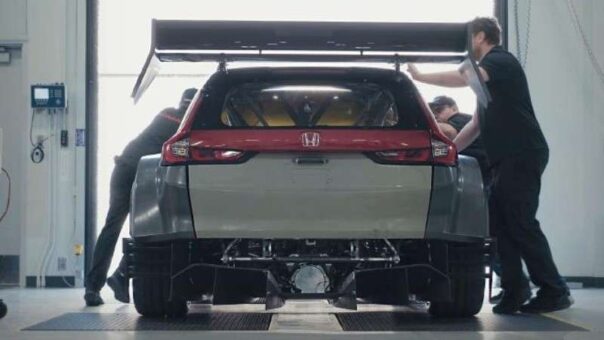 Honda prepares to unveil CR-V Hybrid Racer on Feb 28