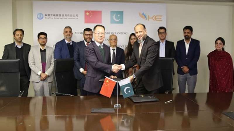 Pakistan, China companies sign MoU to explore renewable energy projects