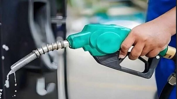 Pakistan Raises Petrol Prices by Rs 4.13 per Liter