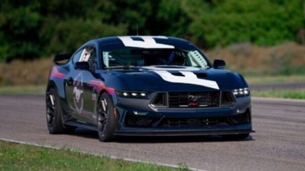 Ford Performance Unveils Mustang Dark Horse R